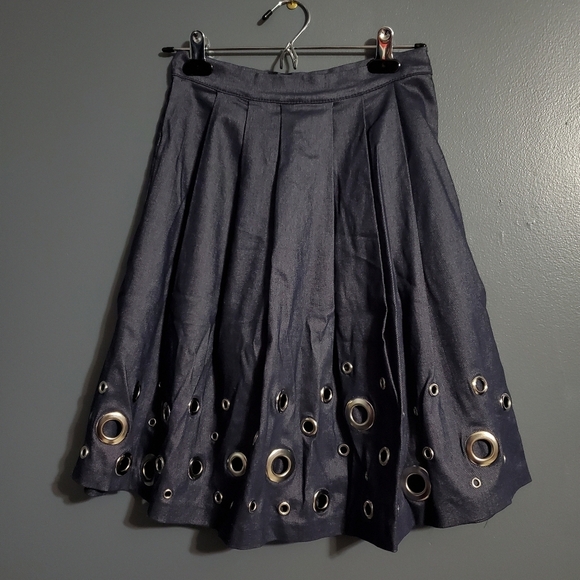 Pleated Metallic Chambray Midi Skirt Silver Metal Rings Perforated Side Zipper - Picture 1 of 6